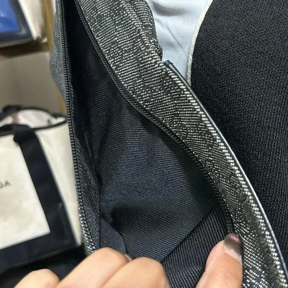 Gucci waist/sling bag - Picture 3 of 8